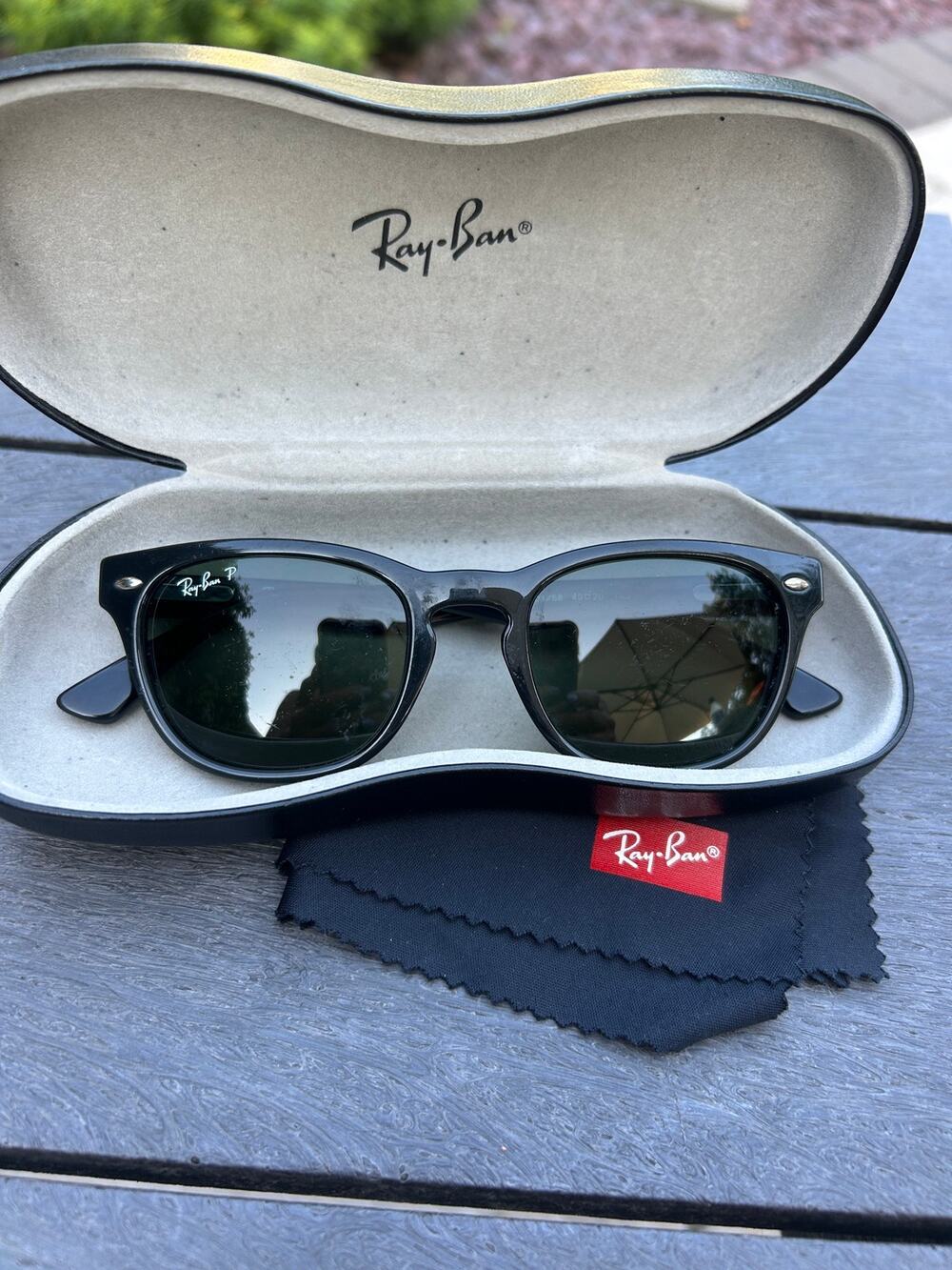 Ray-Ban RB 4140 sunglasses with green lenses Hard case and cleaning cloth